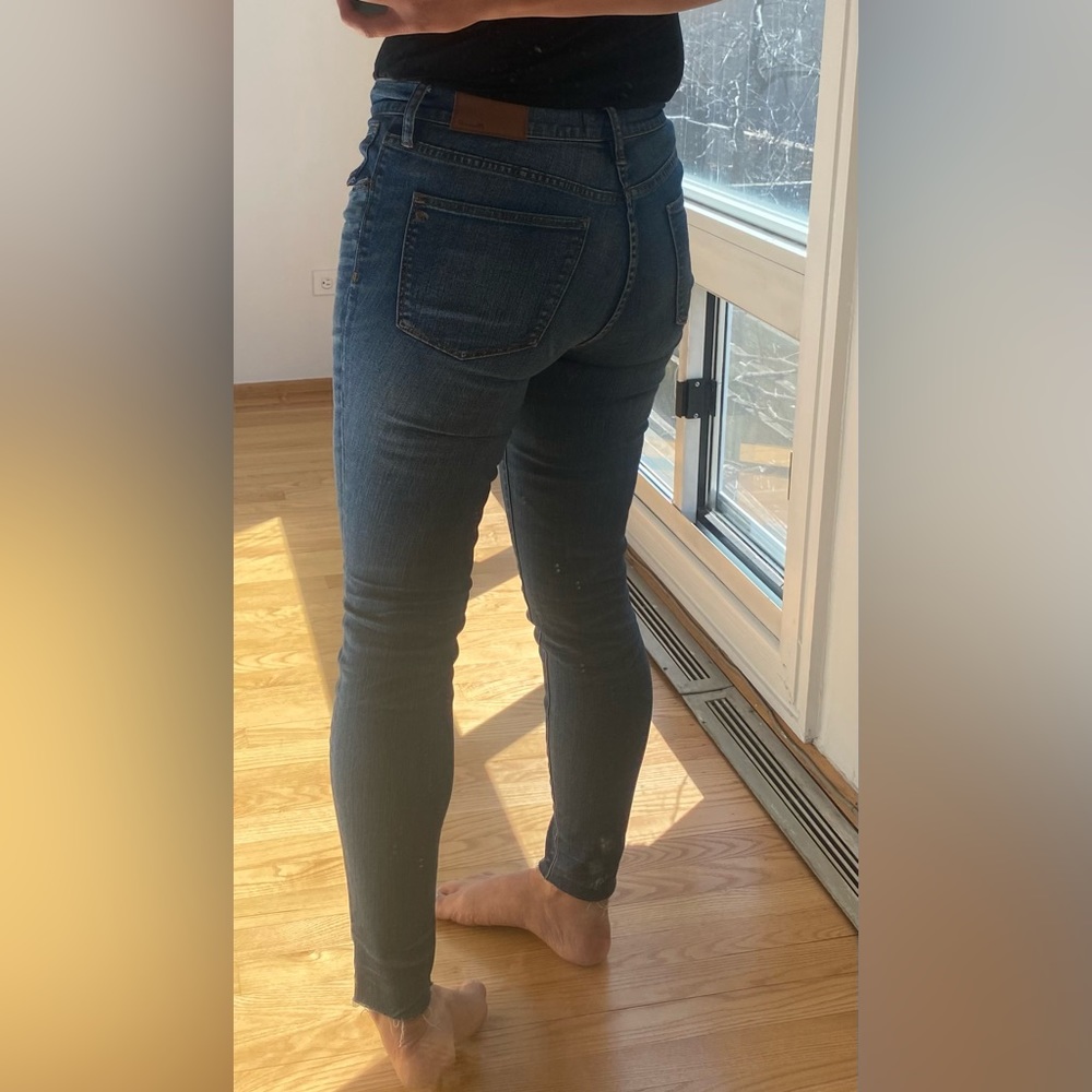 Madewell skinny jeans with button closure. High rise blue size 29